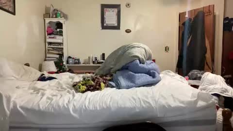 Snapshot of bigbackmuscles1296 chatting on 11-18-25, 01:00 Mr. Muscle Monster online show from 11-18-25, 01:00