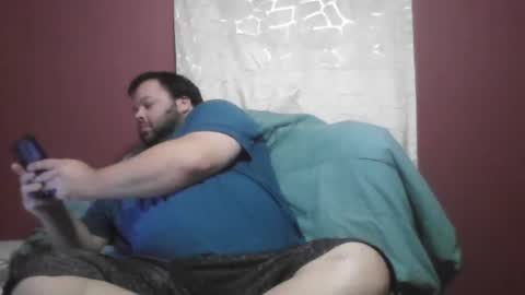 Snapshot of bigbear3287 chatting on 11-15-25, 08:22 Liam online show from 11-15-25, 08:22