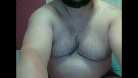 Snapshot of bigbear3287 chatting on 12-15-25, 06:28 Liam online show from 12-15-25, 06:28