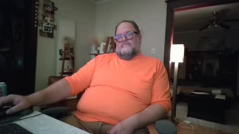 Snapshot of bigbearlittlebear2 chatting on 09-10-25, 04:12 Bear Woods online show from 09-10-25, 04:12