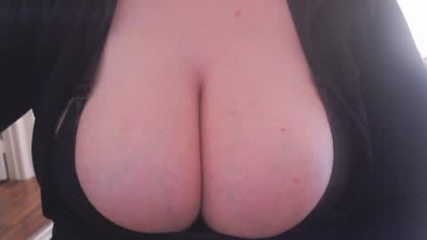 bigbittiesandfun online show from 01-21-25, 08:43