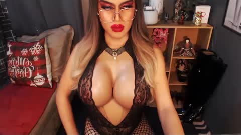 Snapshot of bigbomblhoraine chatting on 02-09-25, 04:18 Loraine Cruz online show from 02-09-25, 04:18