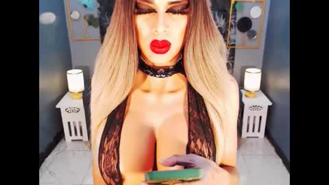 Snapshot of bigbomblhoraine chatting on 02-11-26, 11:04 Loraine Cruz online show from 02-11-26, 11:04