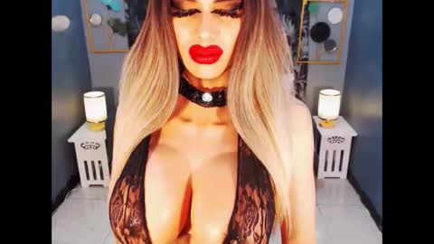 Snapshot of bigbomblhoraine chatting on 03-10-26, 06:13 Loraine Cruz online show from 03-10-26, 06:13