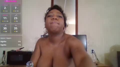 Snapshot of bigboobs_bouncin chatting on 12-14-24, 11:39 Ashley online show from 12-14-24, 11:39