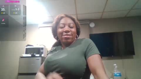 Snapshot of bigboobs_bouncin chatting on 03-04-25, 02:06 Ashley online show from 03-04-25, 02:06