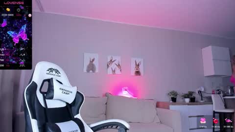 Alise online show from 12-19-25, 12:01