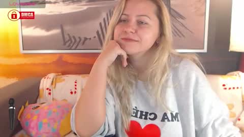 Snapshot of bigboobsarri chatting on 12-03-24, 01:43 BigBoobsArri online show from 12-03-24, 01:43