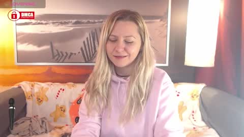 Snapshot of bigboobsarri chatting on 12-17-24, 11:17 BigBoobsArri online show from 12-17-24, 11:17