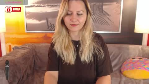 Snapshot of bigboobsarri chatting on 01-29-25, 02:53 BigBoobsArri online show from 01-29-25, 02:53