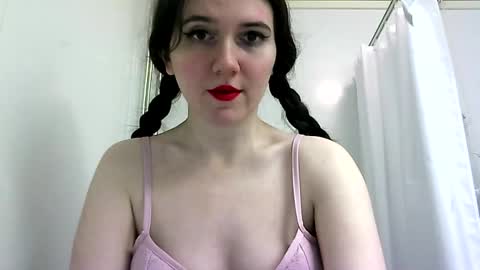 Isabella online show from 02-15-25, 11:58