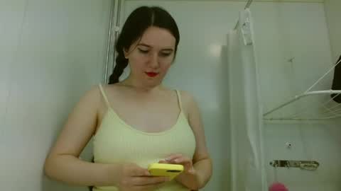 Snapshot of bigbootybunny chatting on 05-27-26, 03:03 Isabella online show from 05-27-26, 03:03