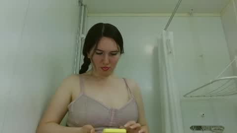 Snapshot of bigbootybunny chatting on 06-06-26, 12:27 Isabella online show from 06-06-26, 12:27