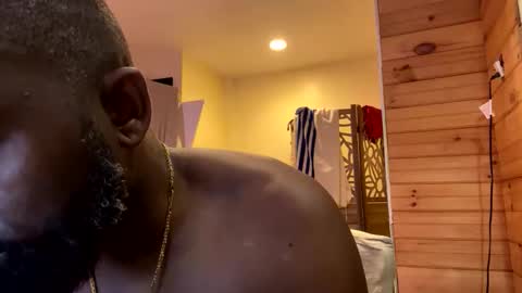 Snapshot of bigbtdny chatting on 09-30-25, 11:54 bigbtdny online show from 09-30-25, 11:54