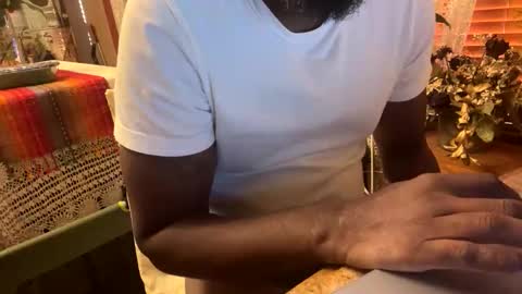 Snapshot of bigbtdny chatting on 10-23-25, 08:51 bigbtdny online show from 10-23-25, 08:51