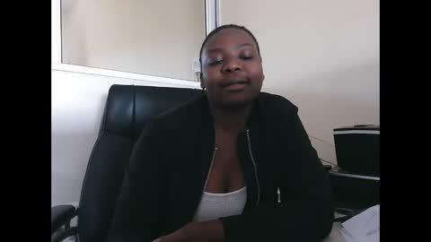 Snapshot of bigbumboobs98 chatting on 09-24-25, 10:18 bigbumboobs98 online show from 09-24-25, 10:18