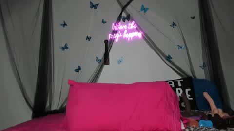 bigbuttsarena online show from 01-11-25, 06:54