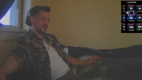 Jon - Im Straight online show from 10-30-25, 07:36