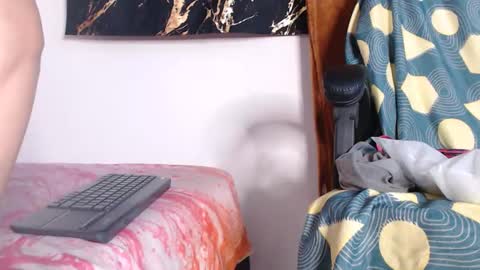 bigclit_isa online show from 05-10-26, 09:58