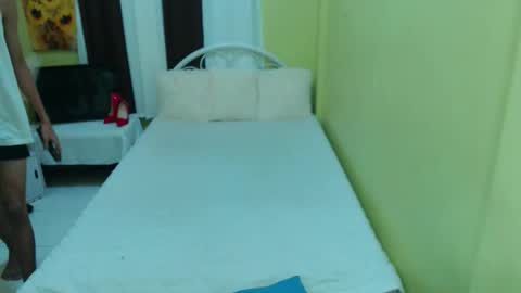 Snapshot of bigcock_kerbzz chatting on 09-21-25, 12:40 bigcock_kerbzz online show from 09-21-25, 12:40