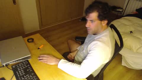 Snapshot of bigcok35spain chatting on 02-19-25, 09:03 bigcok35spain online show from 02-19-25, 09:03