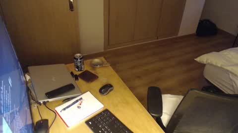 Snapshot of bigcok35spain chatting on 02-26-25, 06:00 bigcok35spain online show from 02-26-25, 06:00