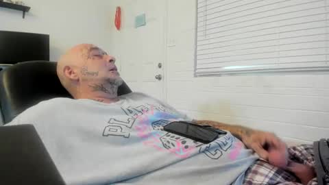 Snapshot of bigdickpiercedtattoos chatting on 09-10-25, 07:30 bigdickpiercedtattoos online show from 09-10-25, 07:30