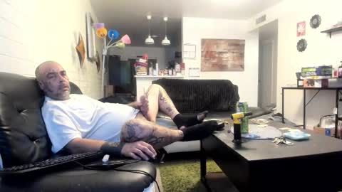 Snapshot of bigdickpiercedtattoos chatting on 10-10-25, 10:25 bigdickpiercedtattoos online show from 10-10-25, 10:25