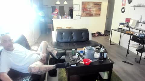 Snapshot of bigdickpiercedtattoos chatting on 10-13-25, 02:44 bigdickpiercedtattoos online show from 10-13-25, 02:44