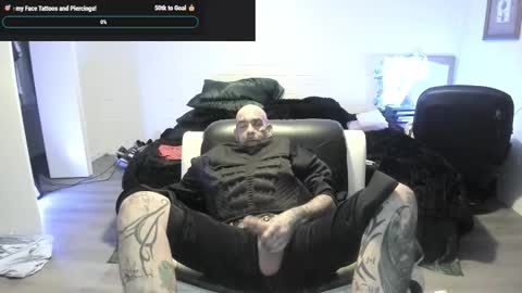 Snapshot of bigdickpiercedtattoos chatting on 10-15-25, 06:13 bigdickpiercedtattoos online show from 10-15-25, 06:13