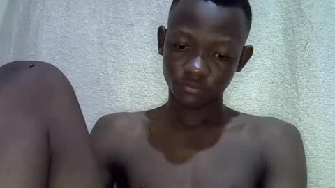 Snapshot of bigfeet9999 chatting on 12-28-24, 10:25 Ask in pvt online show from 12-28-24, 10:25