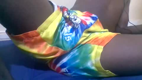 Snapshot of bigfeet9999 chatting on 09-29-25, 09:19 Ask in pvt online show from 09-29-25, 09:19