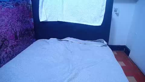 Snapshot of bigg_boobs_xxx chatting on 09-29-25, 07:02  Sunny   online show from 09-29-25, 07:02