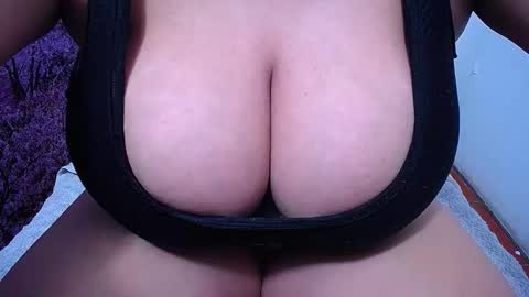 Snapshot of bigg_boobs_xxx chatting on 10-13-25, 09:37  Sunny   online show from 10-13-25, 09:37