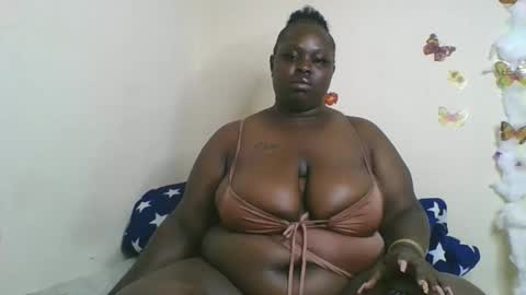 Snapshot of bigg_cate chatting on 11-10-25, 10:53 Bigg Cate online show from 11-10-25, 10:53