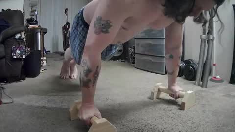 Snapshot of biggerisbetter21 chatting on 12-14-24, 12:44 biggerisbetter21 online show from 12-14-24, 12:44