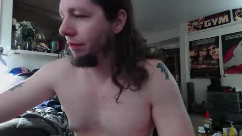 Snapshot of biggerisbetter21 chatting on 10-15-25, 10:10 biggerisbetter21 online show from 10-15-25, 10:10