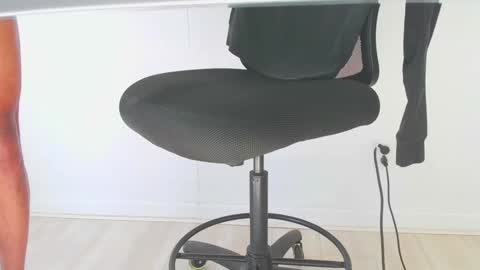 Snapshot of biggstikk chatting on 01-28-25, 05:35 biggstikk online show from 01-28-25, 05:35