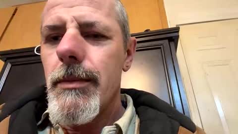 Snapshot of biggymemo69 chatting on 11-29-25, 04:43 biggymemo69 online show from 11-29-25, 04:43