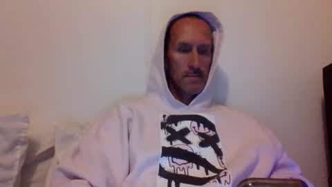 Snapshot of bighugemouthful chatting on 09-17-25, 01:51 Chaz online show from 09-17-25, 01:51