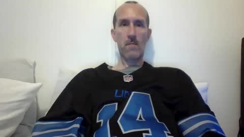 Snapshot of bighugemouthful chatting on 09-24-25, 01:53 Chaz online show from 09-24-25, 01:53