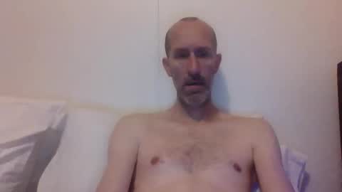 Snapshot of bighugemouthful chatting on 10-16-25, 01:39 Chaz online show from 10-16-25, 01:39