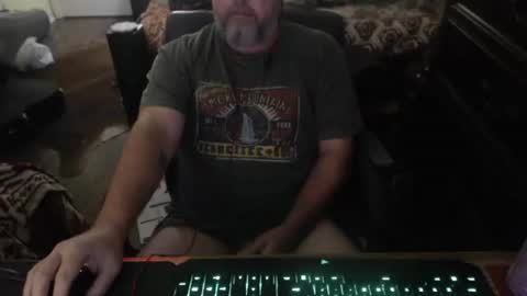 bighugmugg online show from 11-17-25, 10:04