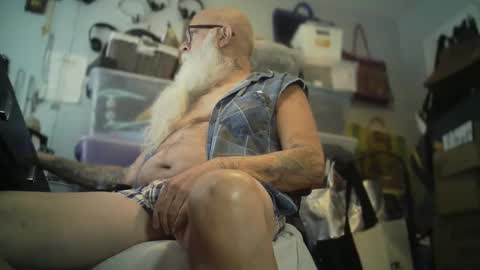 Snapshot of bigjeff01 chatting on 11-02-25, 05:26 bigjeff01 online show from 11-02-25, 05:26