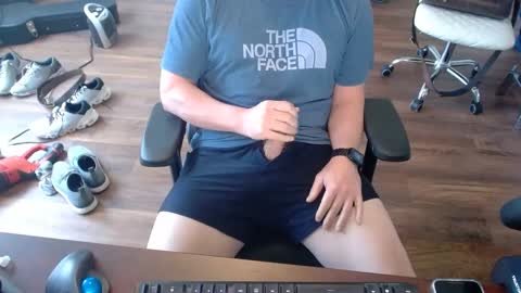 Snapshot of bigjohnsonrighthere chatting on 02-27-25, 07:26 bigjohnsonrighthere online show from 02-27-25, 07:26
