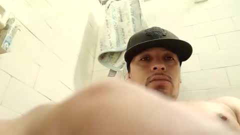 Snapshot of biglatinochorizo chatting on 12-19-24, 04:13 biglatinochorizo online show from 12-19-24, 04:13