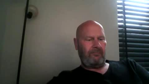 Snapshot of bigmike3339 chatting on 10-06-25, 10:12 bigmike3339 online show from 10-06-25, 10:12