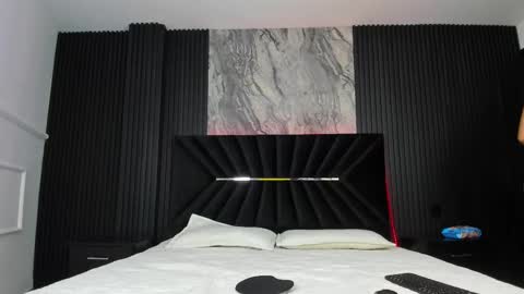 Snapshot of bigsexxyass chatting on 09-30-25, 07:24 Zayra online show from 09-30-25, 07:24