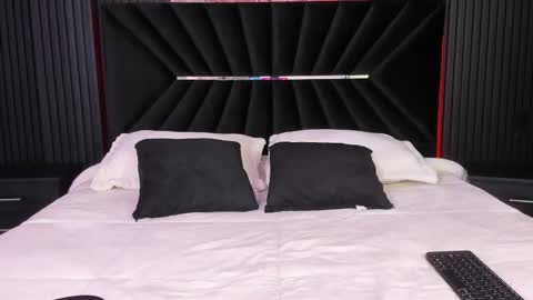 Snapshot of bigsexxyass chatting on 10-21-25, 07:20 Zayra online show from 10-21-25, 07:20