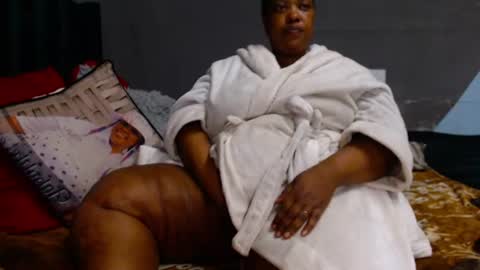 Snapshot of bigsuperbutt chatting on 06-18-26, 08:24 bigsuperbutt online show from 06-18-26, 08:24